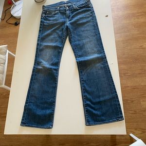 7 for all Mankind women’s vintage denim jeans.